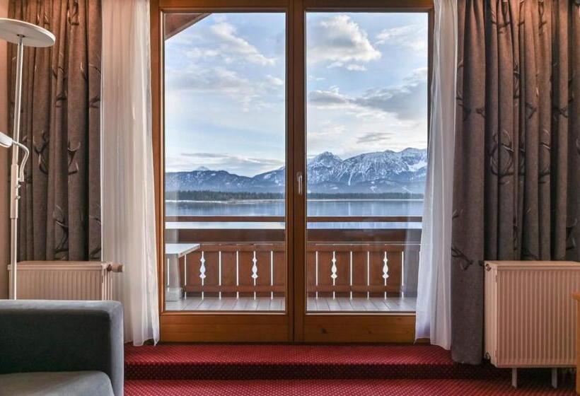 1 Bedroom Apartment Lake View, Residenz Hopfensee
