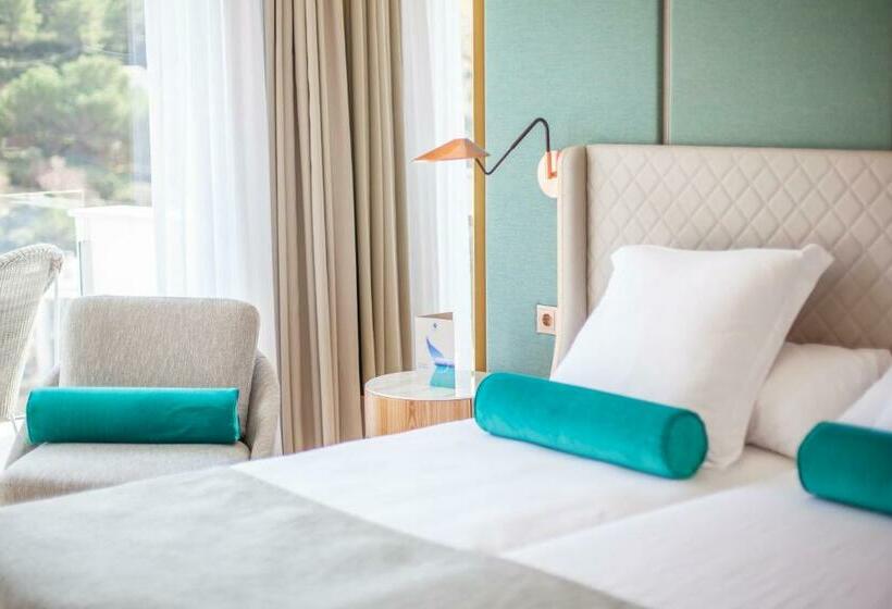 جناح جونيور, Grupotel Molins