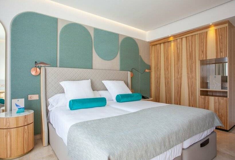 جناح جونيور مطلّ علي البحر, Grupotel Molins