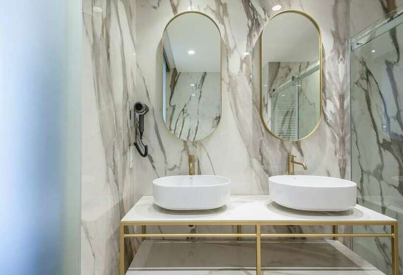 جناح جونيور مطلّ علي البحر, Grupotel Molins