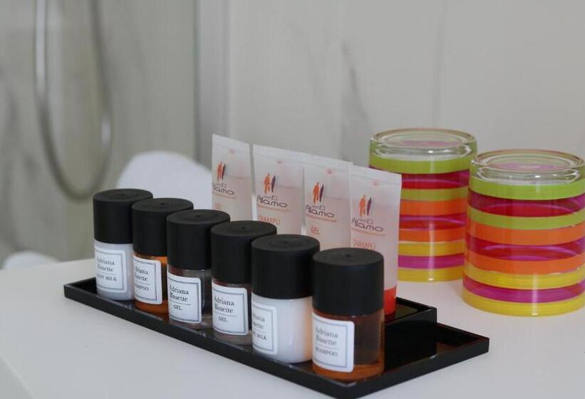 디럭스 룸, Alamo