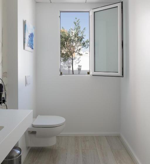 디럭스 룸, Alamo