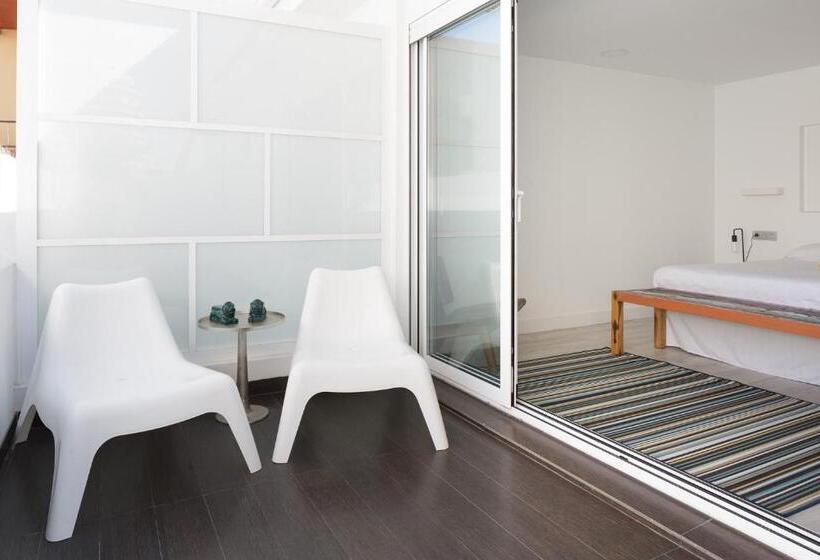 디럭스 룸, Alamo