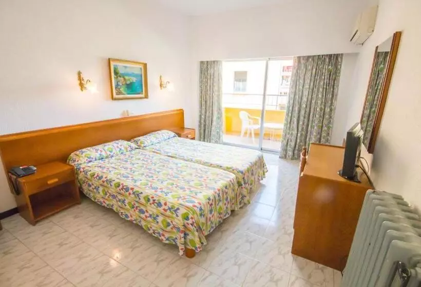 Standard Room, Amic Gala