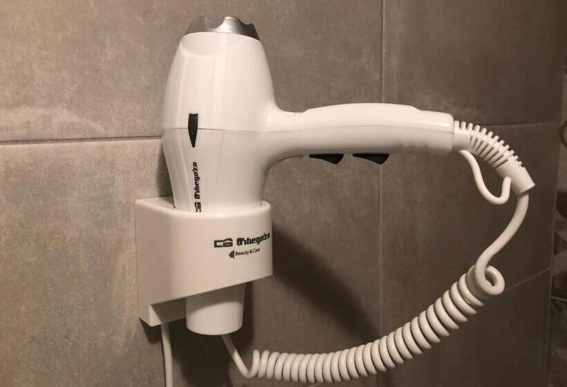 اتاق استاندارد یک نفره, Antares