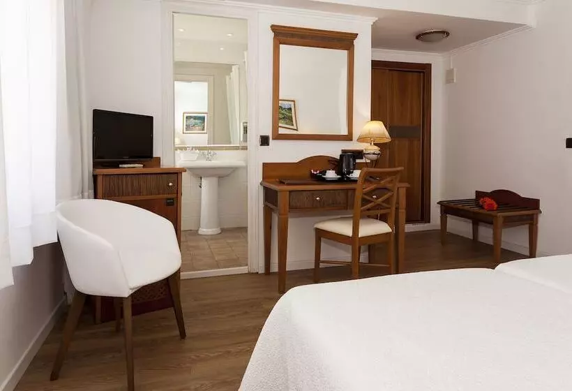 Economy-huone, Araxa Adults Only