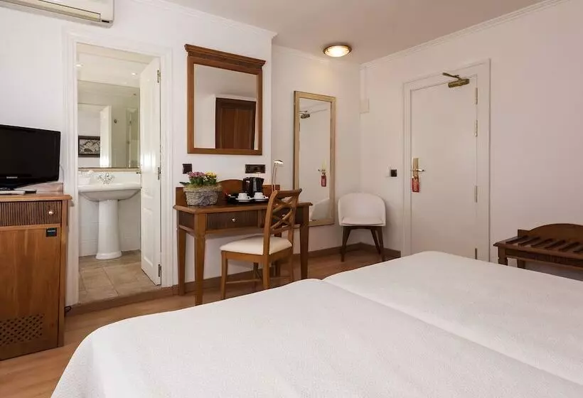 Economy-huone, Araxa Adults Only