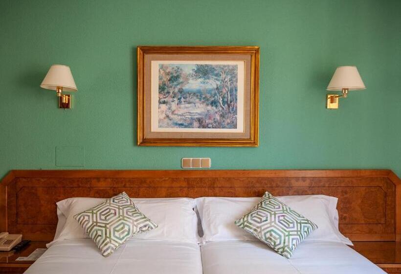 اتاق استاندارد, Don Carmelo