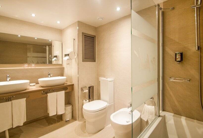 패밀리 룸, Es Moli