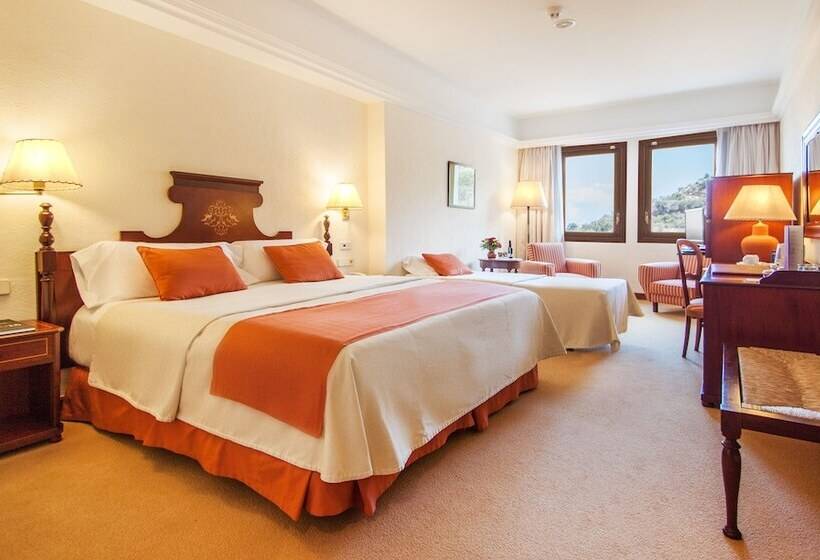 패밀리 룸, Es Moli