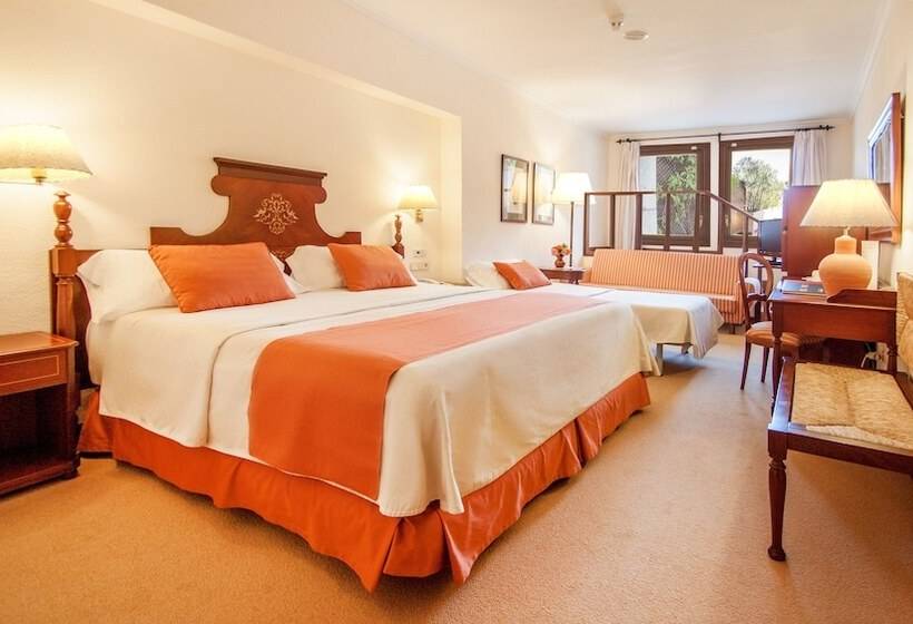 트리플 클래식 룸, Es Moli