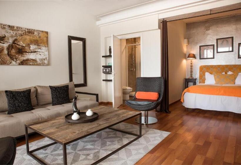 Habitación Estándar, Feliz