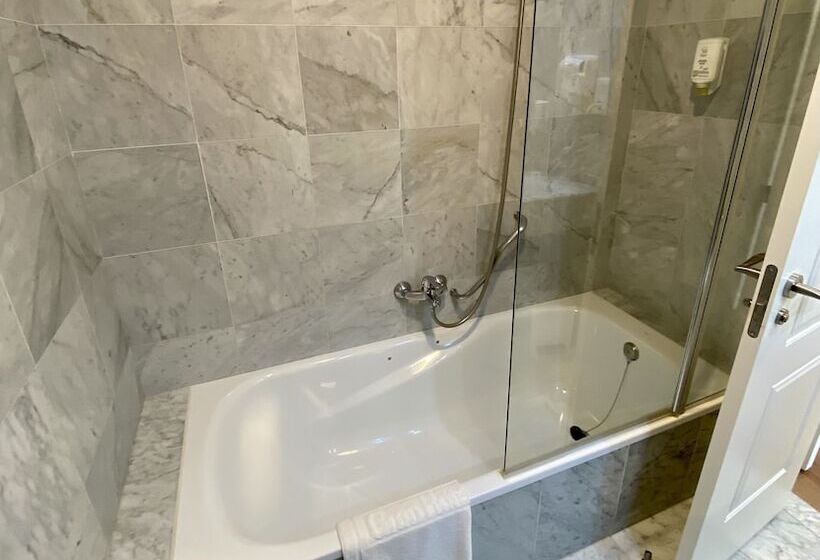 חדר סטנדרט נוף לים, Silken Gran Hotel Del Sella