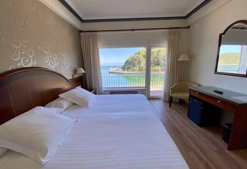 اتاق استاندارد با چشمانداز دریا, Silken Gran Hotel Del Sella
