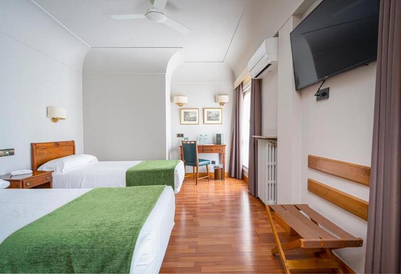 חדר סטנדרט, Hernan Cortes