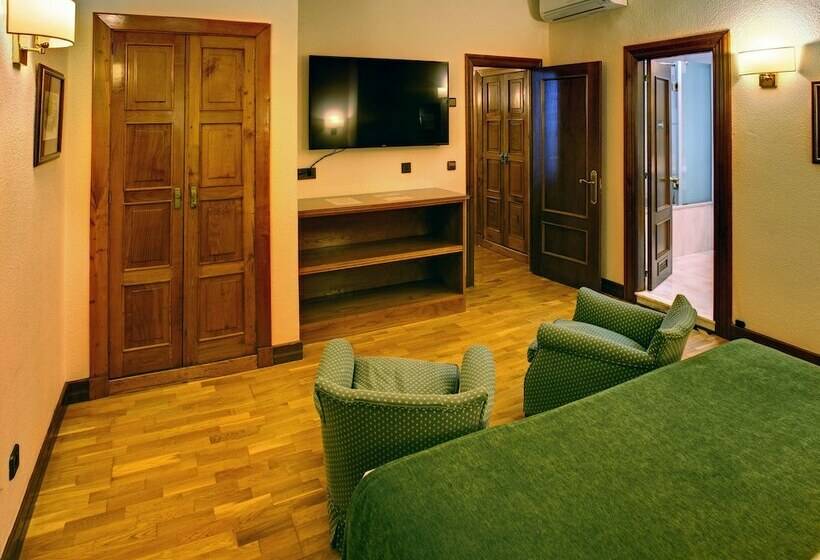 חדר פרמיום, Hernan Cortes