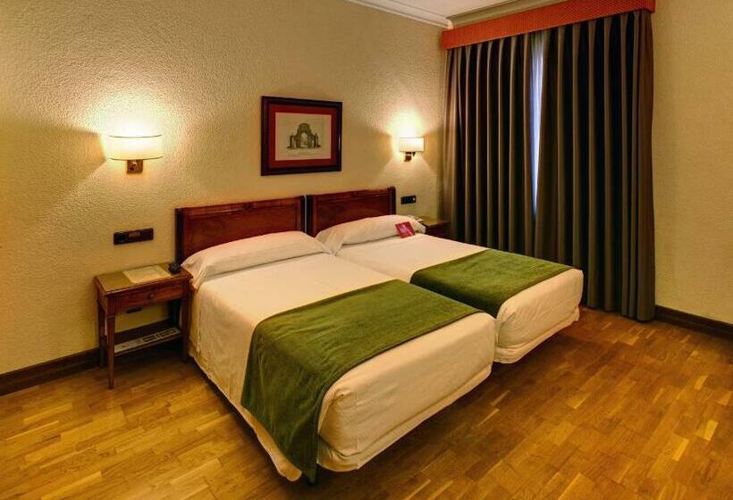 חדר סטנדרט, Hernan Cortes