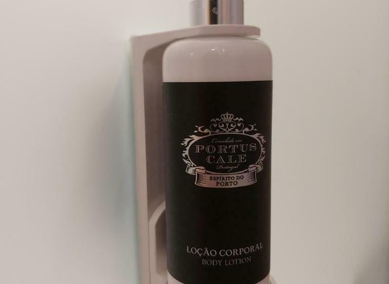 חדר סטנדרט, Hernan Cortes