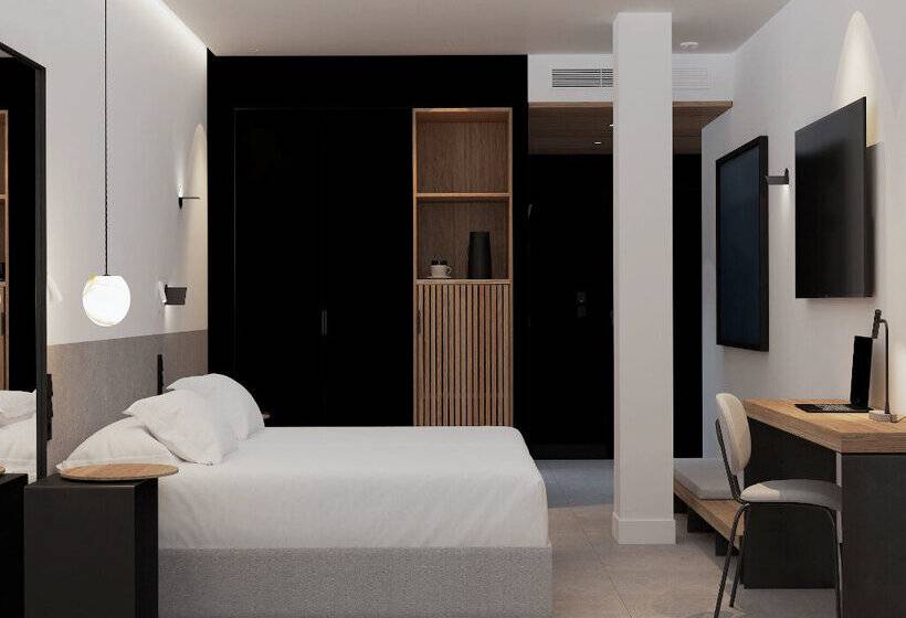 غرفة قياسية, Hm Jaime III