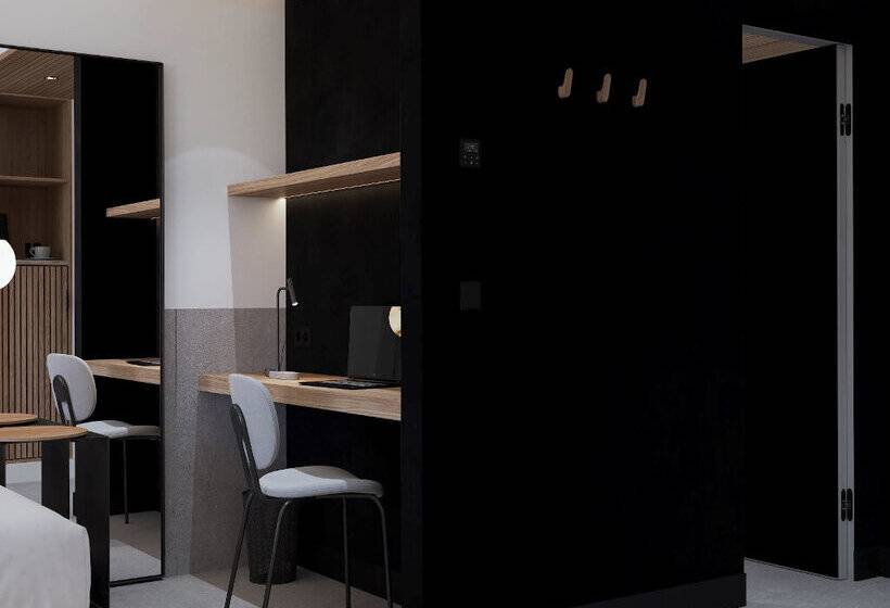 غرفة قياسية, Hm Jaime III