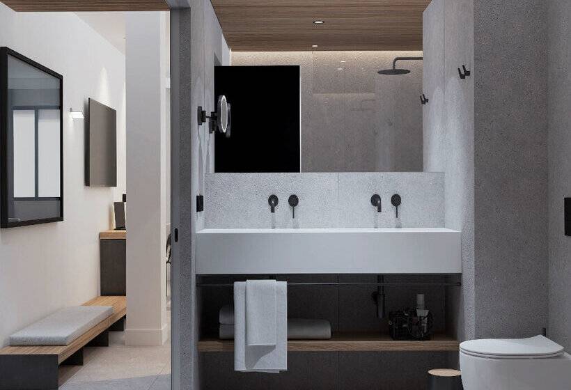 غرفة قياسية ثلاثية, Hm Jaime III