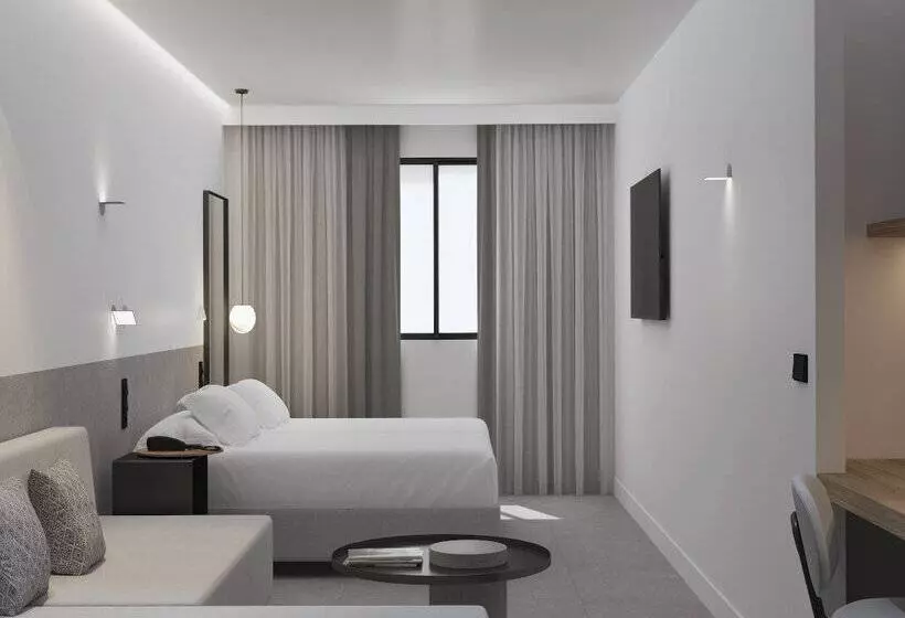 Habitació Quàdruple Estàndard, Hm Jaime III