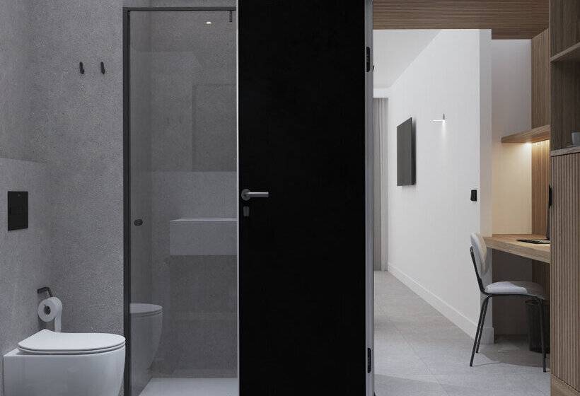 غرفة قياسية رباعية, Hm Jaime III