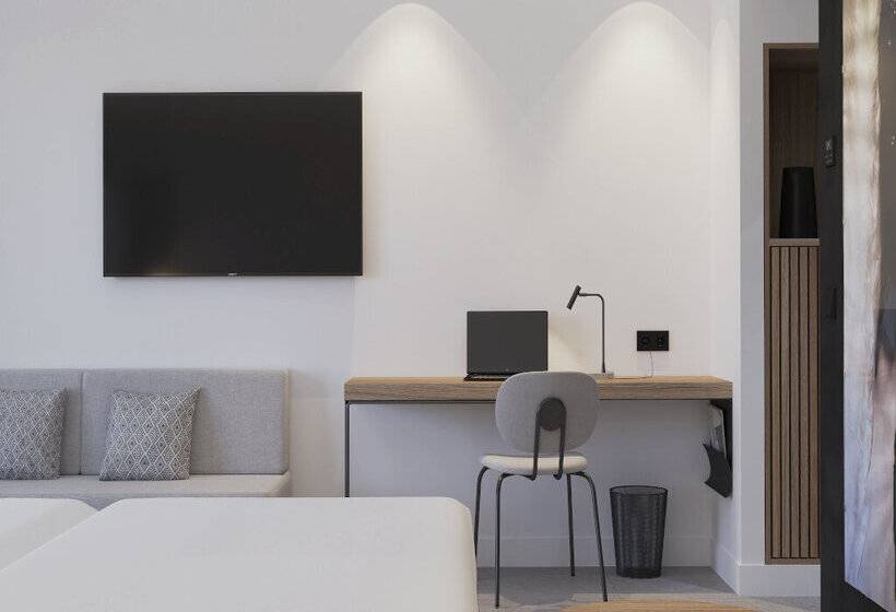 غرفة قياسية سرير مزدوج, Hm Jaime III