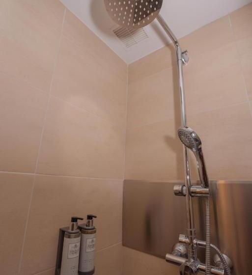 غرفة قياسية, La Portilla