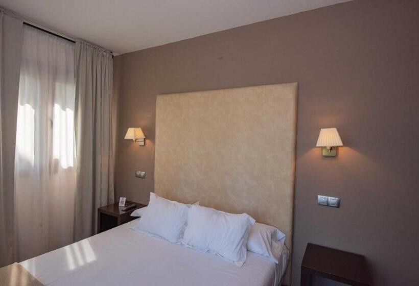 غرفة قياسية مطلّة علي البحر, La Portilla