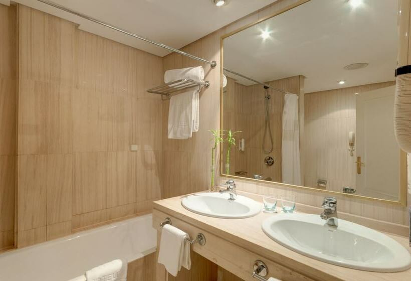 اتاق استاندارد, AZZ Merida Medea