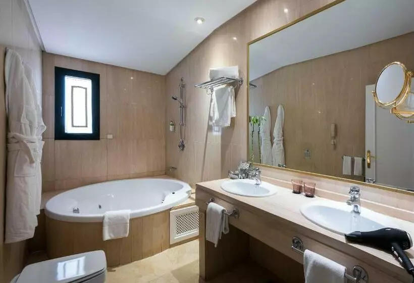 Superior Kamer, AZZ Merida Medea