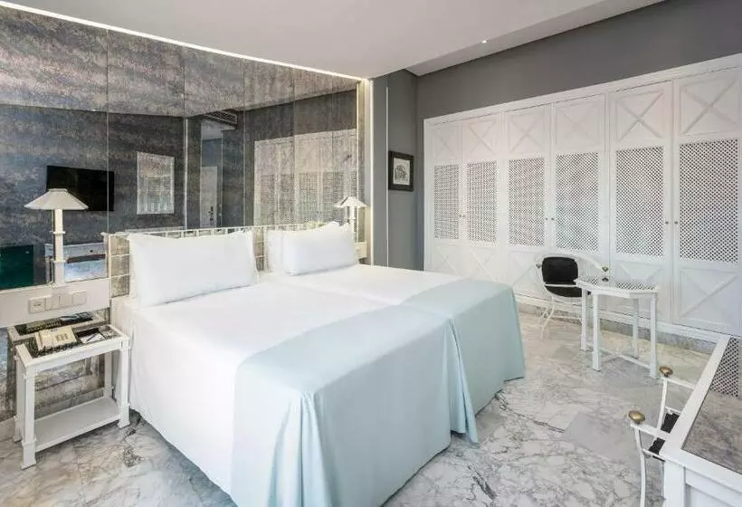 Superior Kamer, AZZ Merida Medea