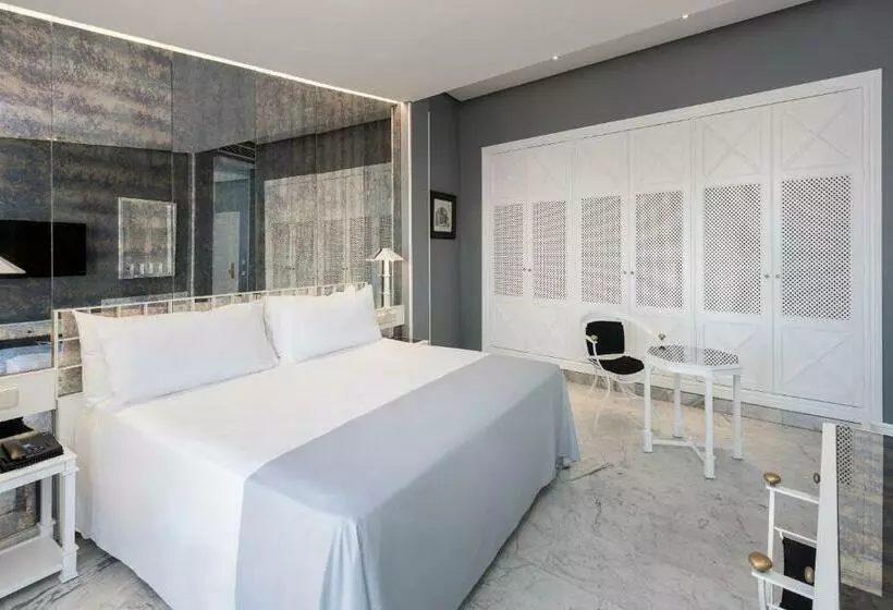 Superior Kamer, AZZ Merida Medea
