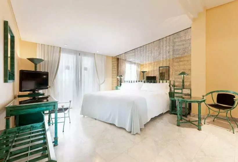 Superior Kamer, AZZ Merida Medea