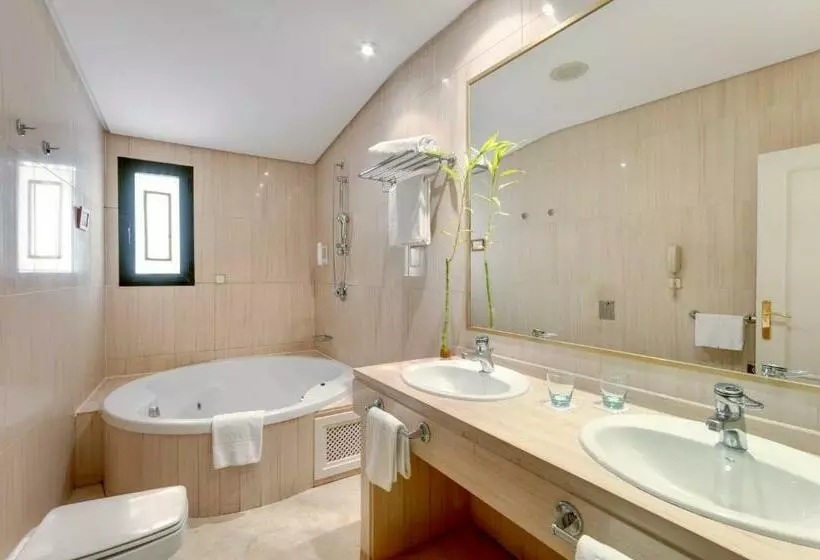 Superior Kamer, AZZ Merida Medea