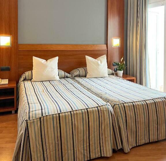 スタンダードトリプルルーム, Alea