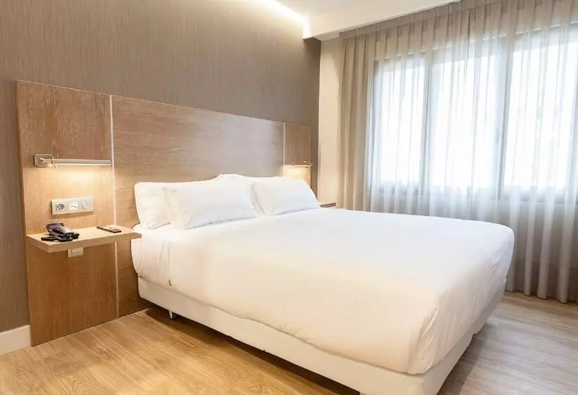 اتاق سوپریور, NH Oviedo Principado