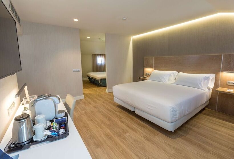 سوییت جونیور, NH Oviedo Principado