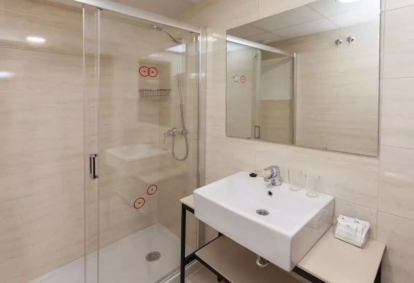 Standard Kolmen Hengen Huone, Port Fiesta Park