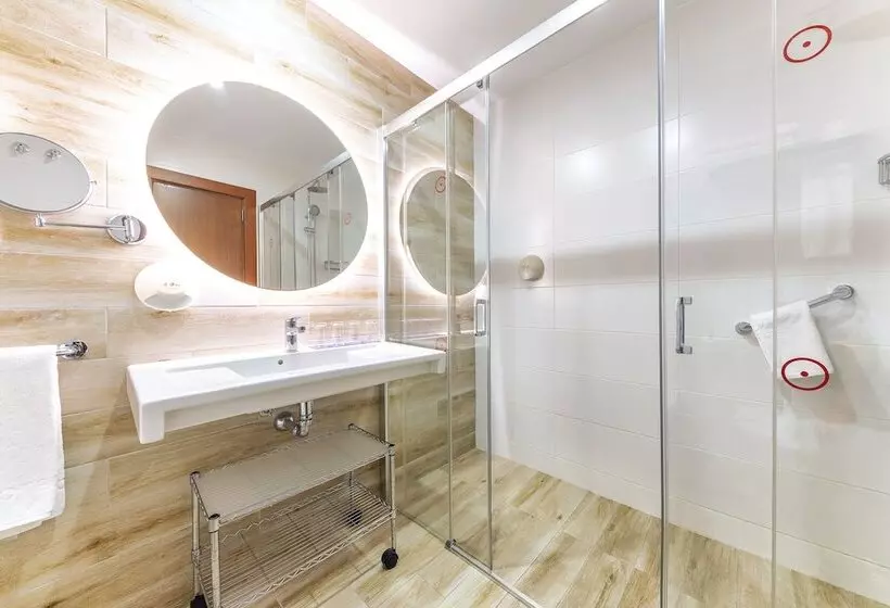 Standard Kolmen Hengen Huone, Port Fiesta Park