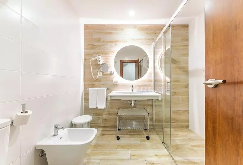 Standard Kolmen Hengen Huone, Port Fiesta Park