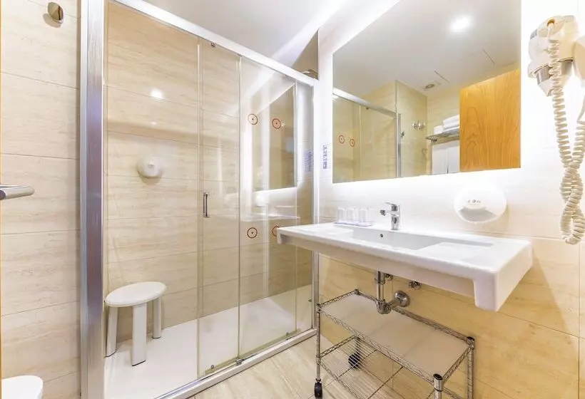 Perhehuone, Port Fiesta Park