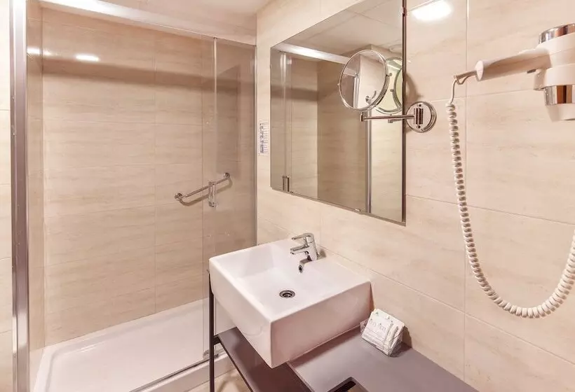 Perhehuone, Port Fiesta Park