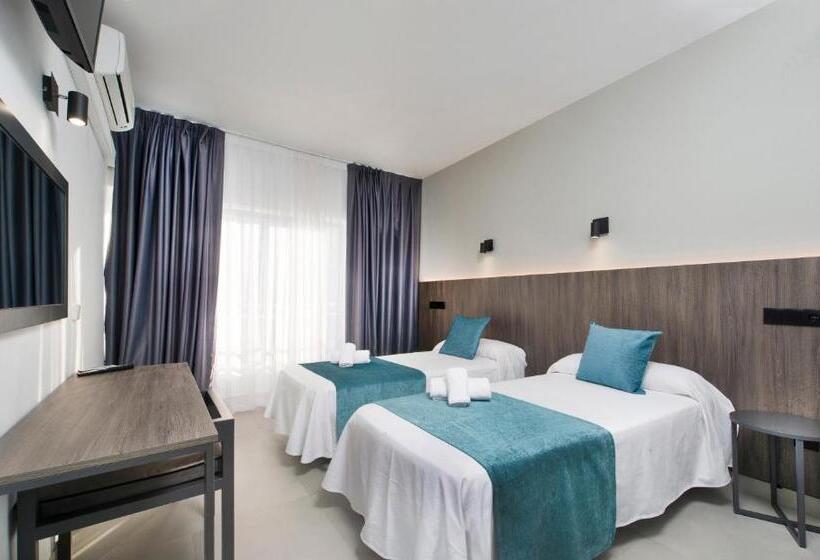 带海景的标准房, Base Ibiza