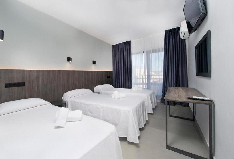 标准三人间, Base Ibiza