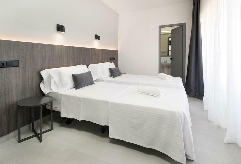 标准间, Base Ibiza