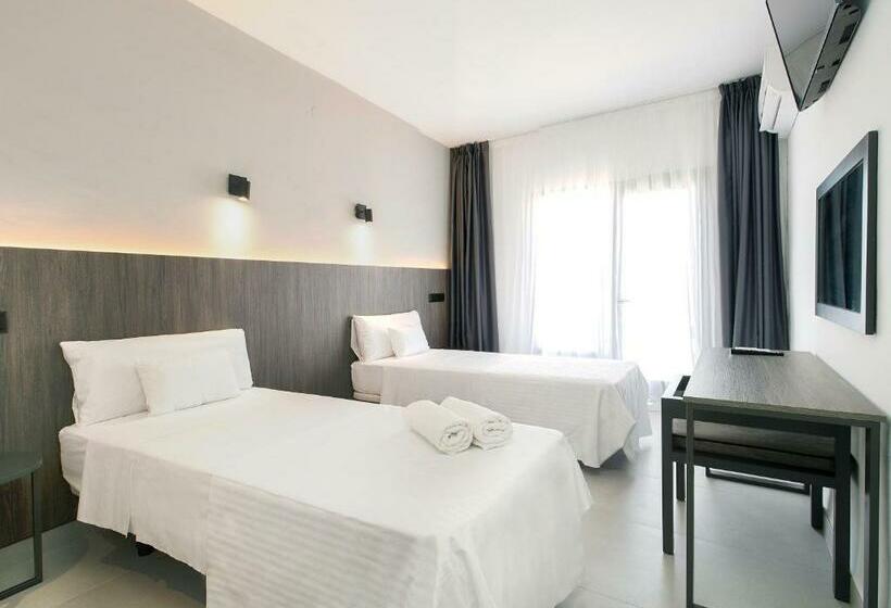 标准间, Base Ibiza