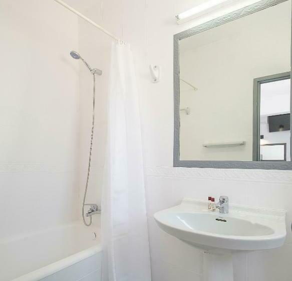 标准间, Base Ibiza