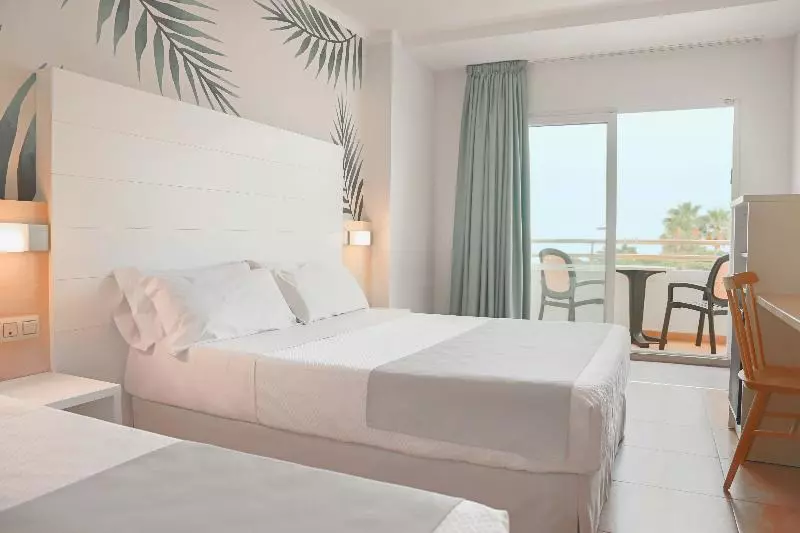スタンダードトリプルルーム, ALEGRIA Florida & Spa